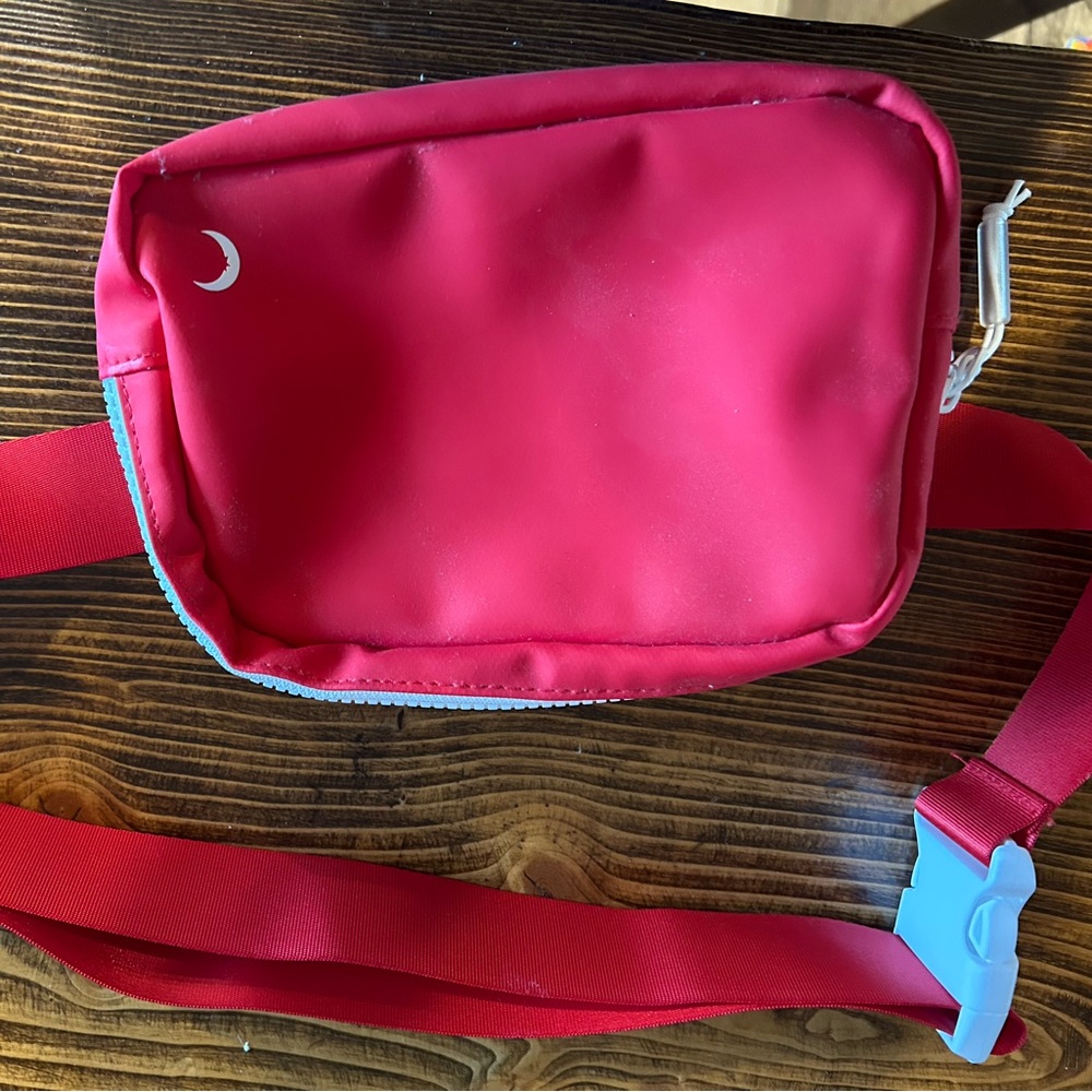 NWOT ZYIA crossbody bag-red